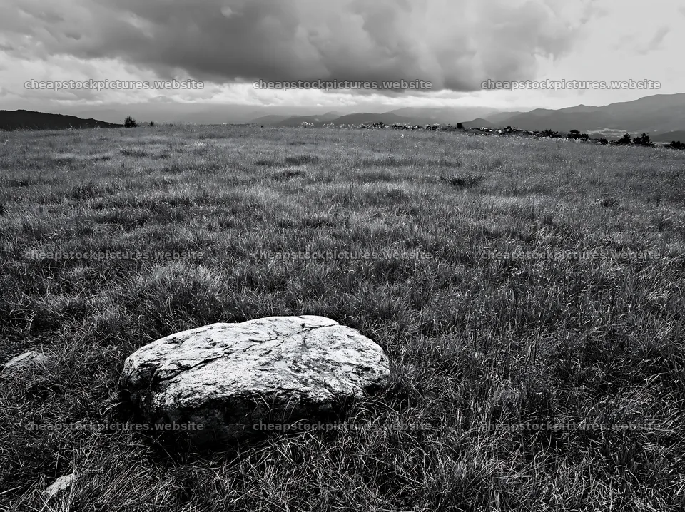 Nagano drought resilient meadow granite boulder – stock pictures 9174x6866