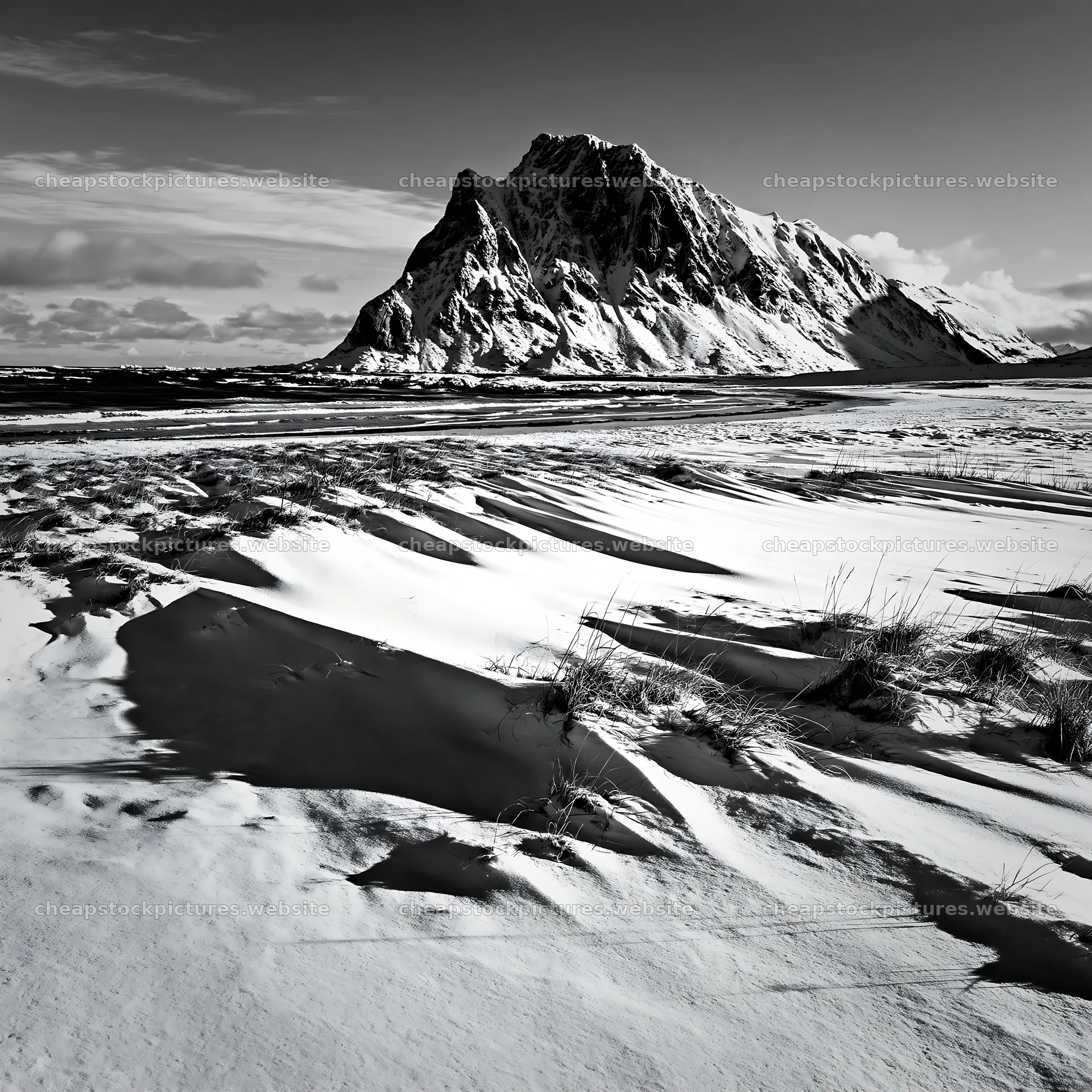 Lofoten coastal meadow covered in winter snow – stock pictures 7938x7938