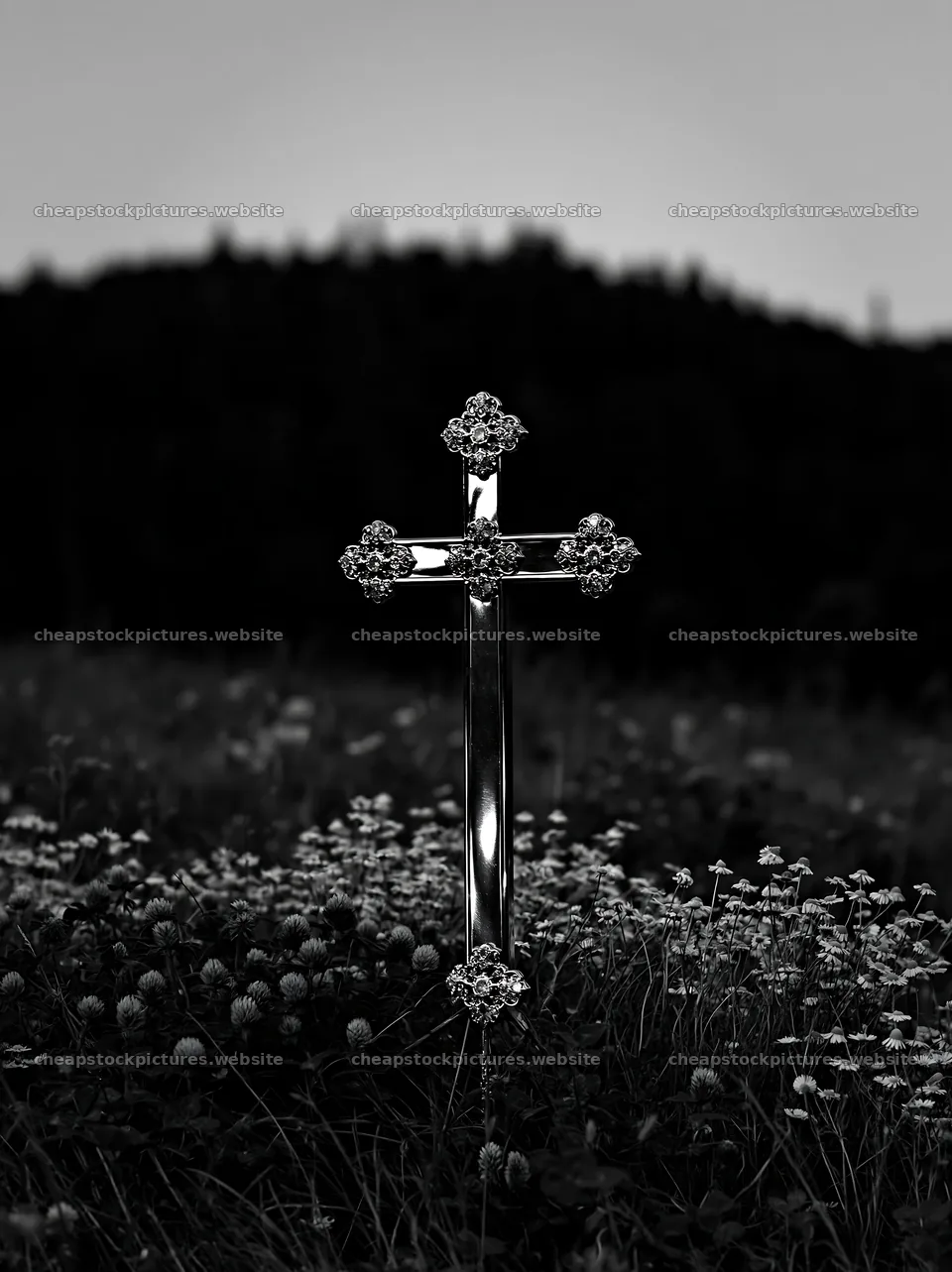 Christian cross in meadow during blue hour – stock pictures 6866x9174