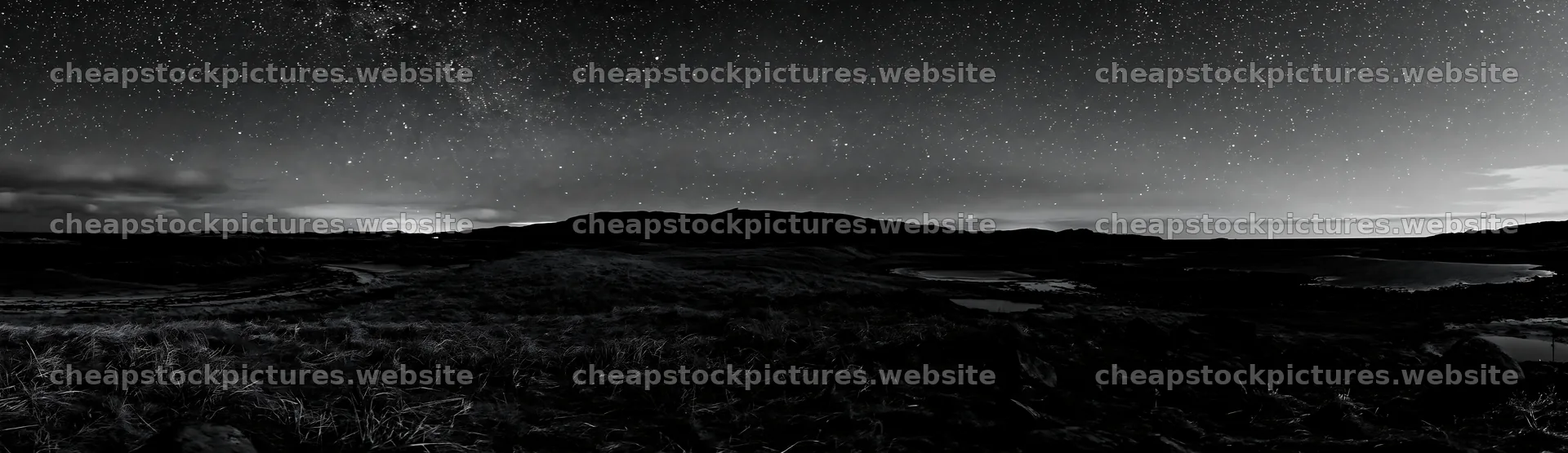 Aurora meadow coast under a starry sky at night – stock pictures 14762x4268